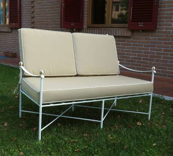 Divano da giardino in ferro battuto - wrought iron furniture - meubles en fer forgé - schmiedeeiserne Möbel